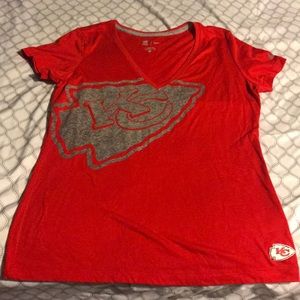 KC CHIEFS v neck tee